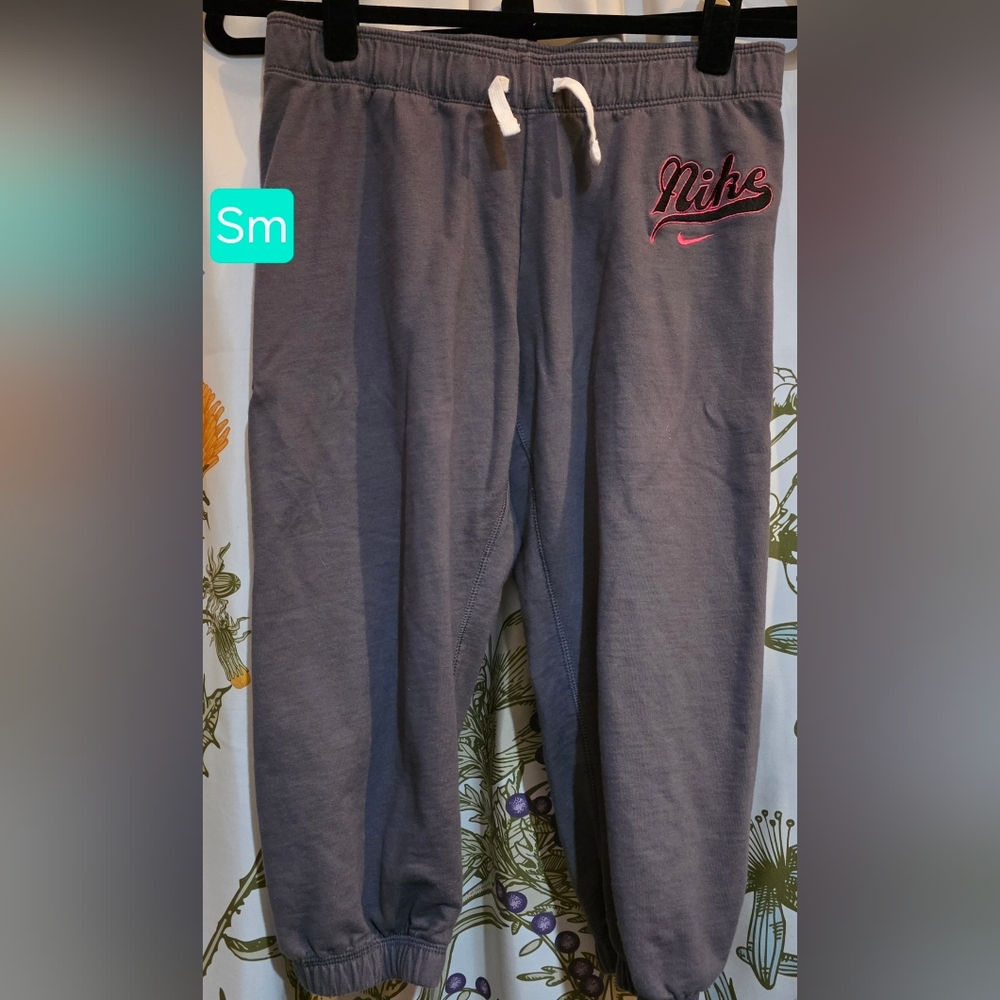 Nike Cropped Joggers